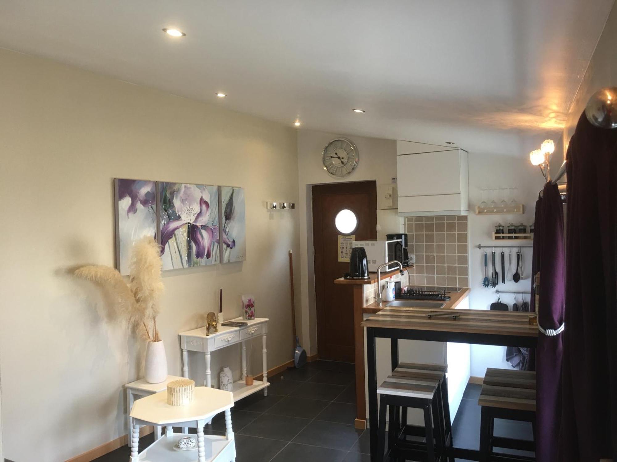 Ferienwohnung La Tour De Flandre Rousseloy Zimmer foto