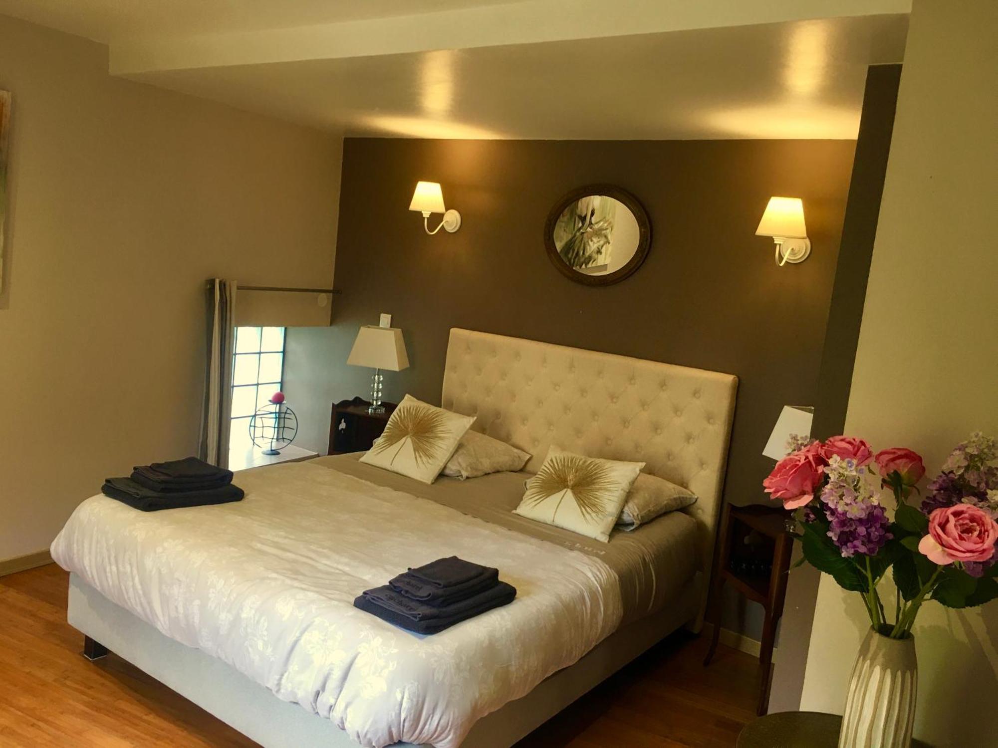 Ferienwohnung La Tour De Flandre Rousseloy Zimmer foto